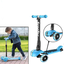 Učitajte sliku u preglednik galerije, Dječji romobil s LED svjetlima