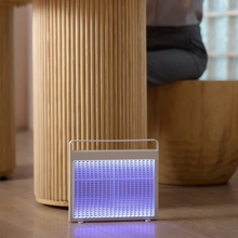 Učitajte sliku u preglednik galerije, Premium UV lampa protiv komaraca – punjiva, tiha i prijenosna